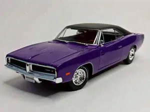 DODGE CHARGER R/T 1969 PLUM CRAZY 1:18 MAISTO*-0