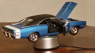 Hotwheels 1/18 1969 Charger R/T in B5 Blue
