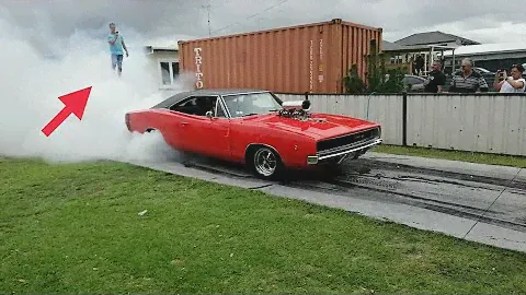 1968 Dodge Charger R/T burnout at Beach Hop !