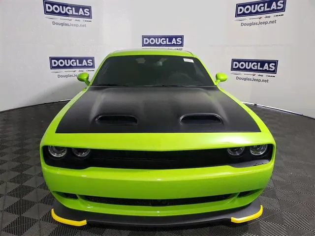 Dodge Challenger SRT Hellcat-3